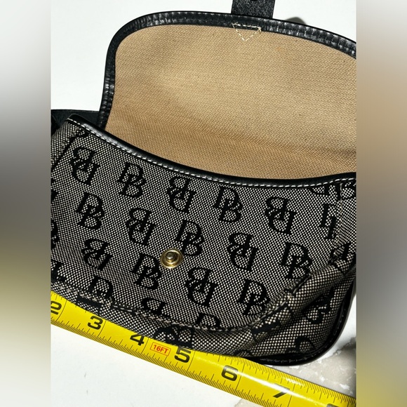 90s Vintage Dooney & Bourke Crossbody - Picture 3 of 8